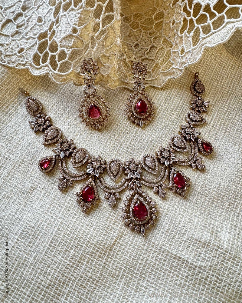 AJ-X13569 Victorian Ruby Neck Set