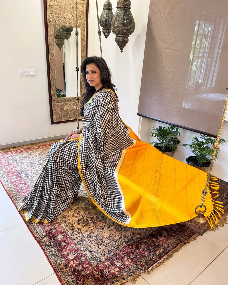 EE-X04003 Houndstooth Kanchi Sari