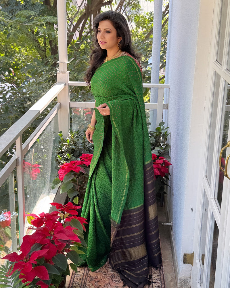 DP-X16345 Green Bandhini Kanchi