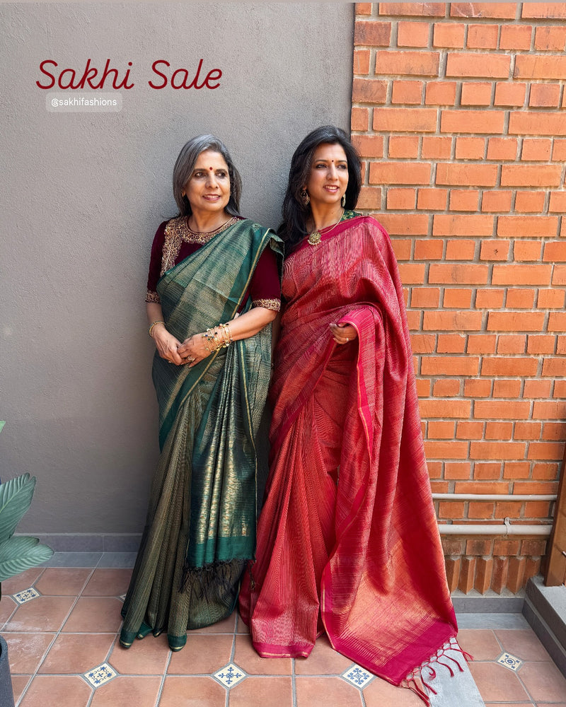 EE-X14931 Red rawsilk sari