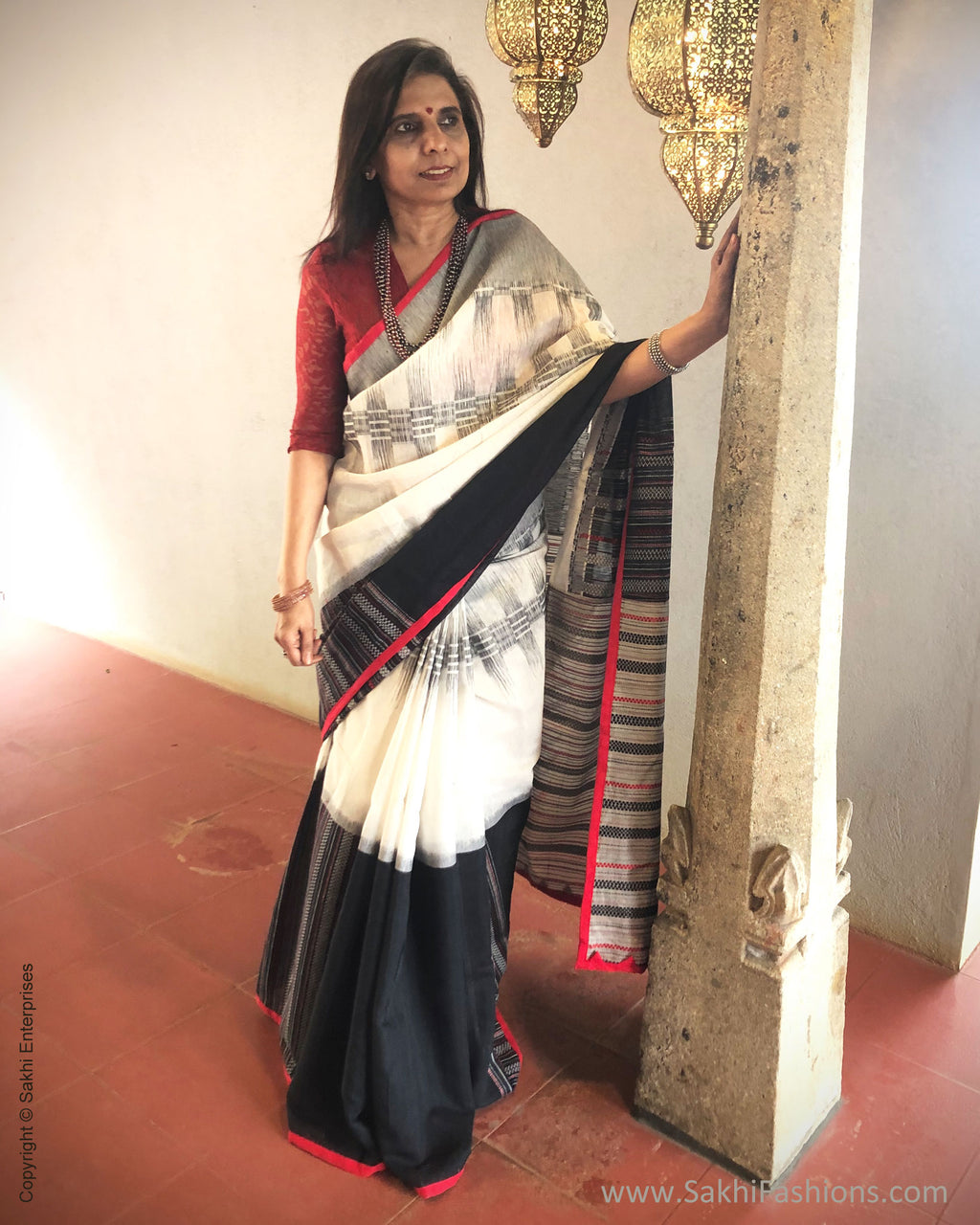 Banarasi Art Silk Saree With Contrast Meena Border-Black & Red –  Banarasikargha