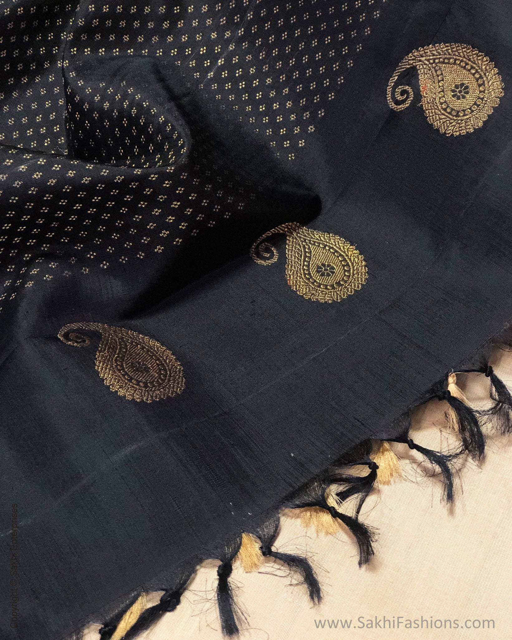 Black & Gold Pure Kanchivaram Silk | Sakhi Fashions – sakhifashions