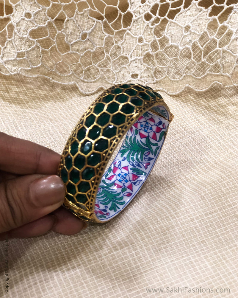 AJDS-28039 Green Bangle