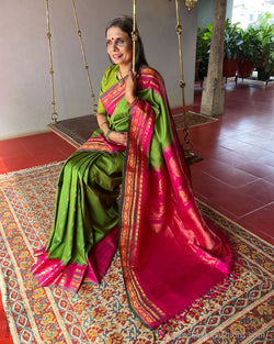 EE-S52295 Green Gadwal Sari