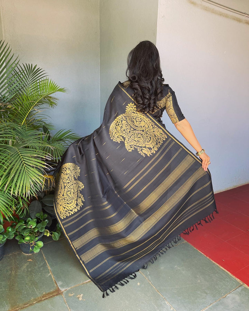 Black Kanjeevaram Silk Saree For Wedding Look – saraethnic