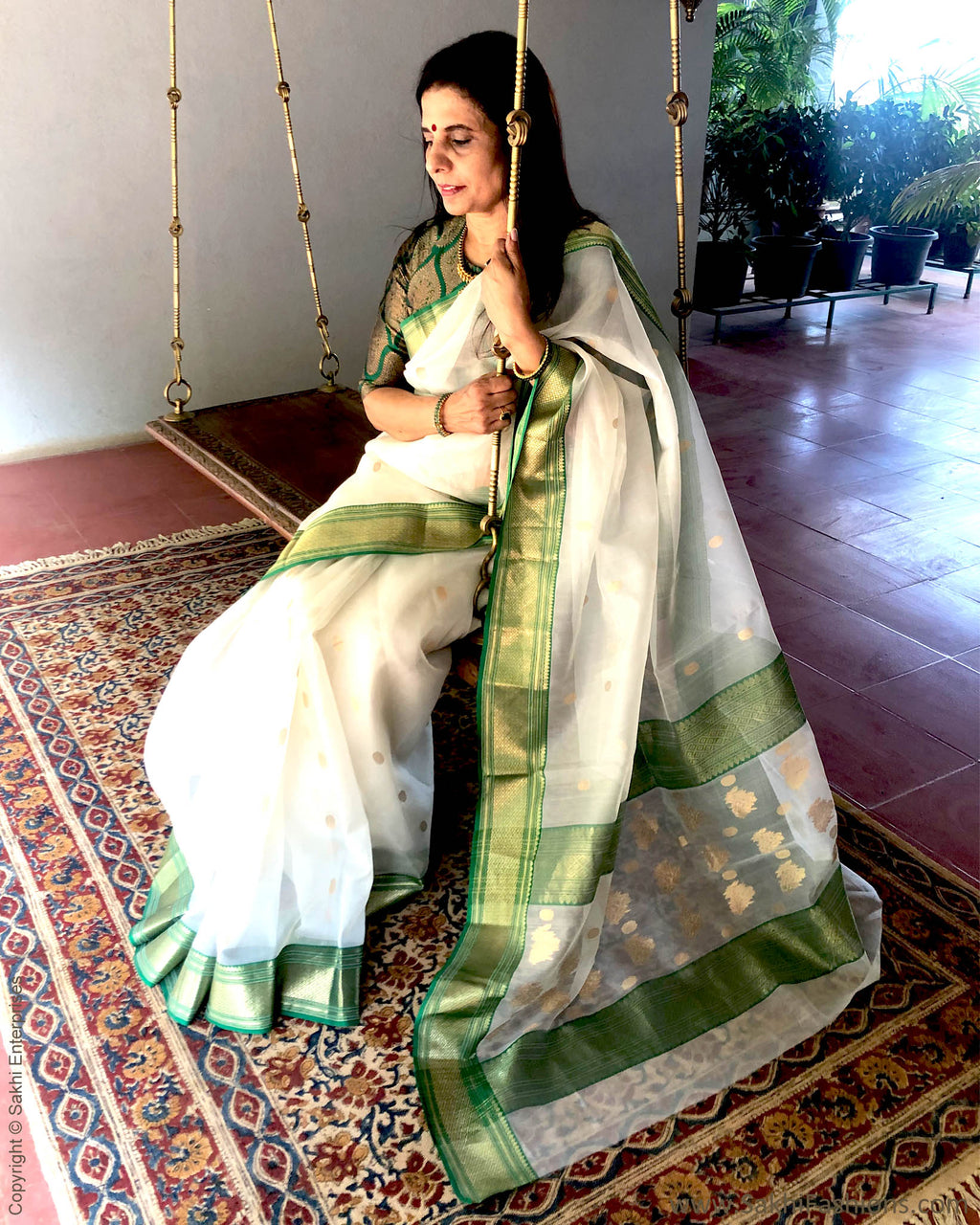 Shop New White Banarasi Silk Paithani Saree Online | Me99